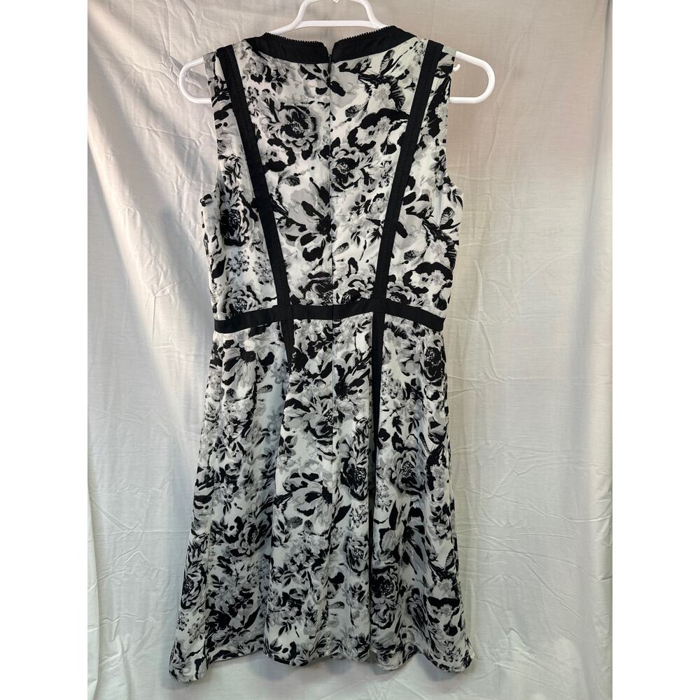 Talbots Black and White Floral Dress Size 6P - Picture 2 of 5